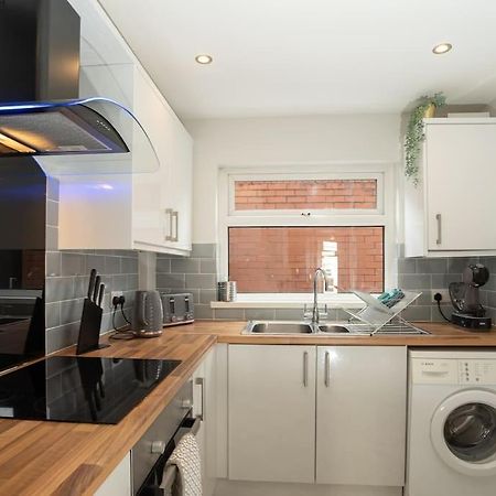 Cozy Townhouse, Walking Distance To Belfast City Екстер'єр фото