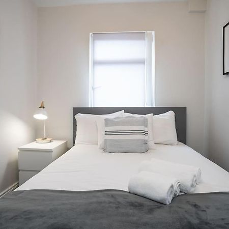 Cozy Townhouse, Walking Distance To Belfast City Екстер'єр фото