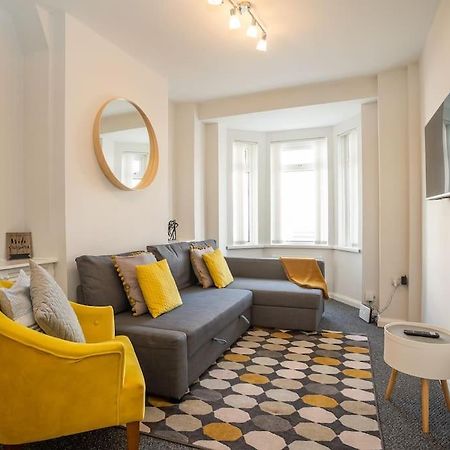 Cozy Townhouse, Walking Distance To Belfast City Екстер'єр фото