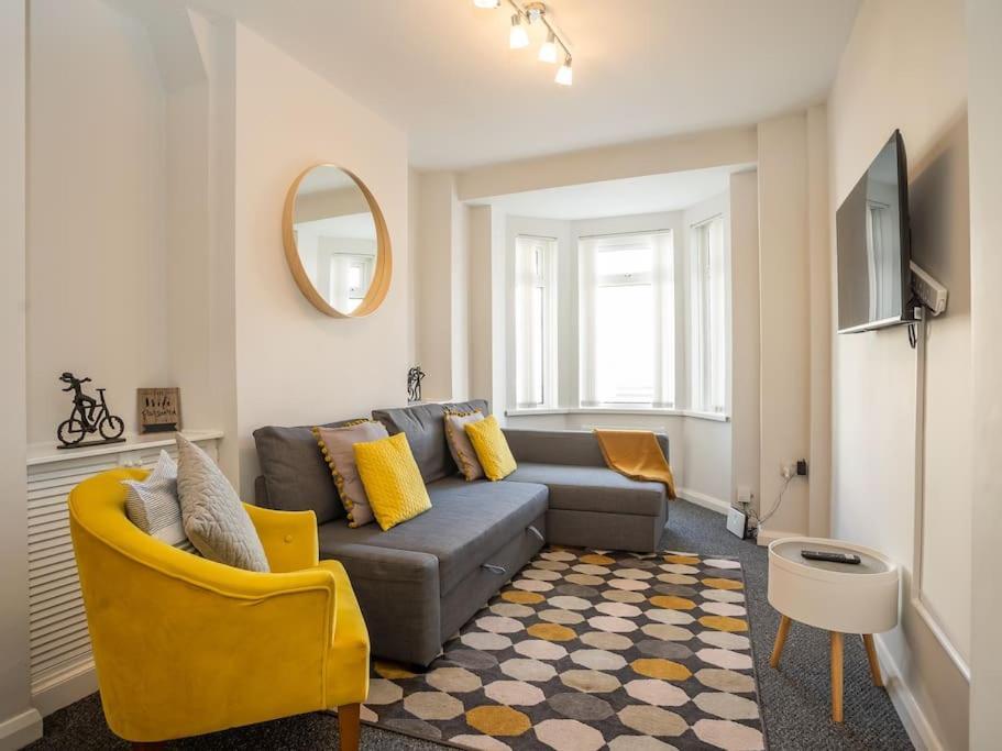 Cozy Townhouse, Walking Distance To Belfast City Екстер'єр фото